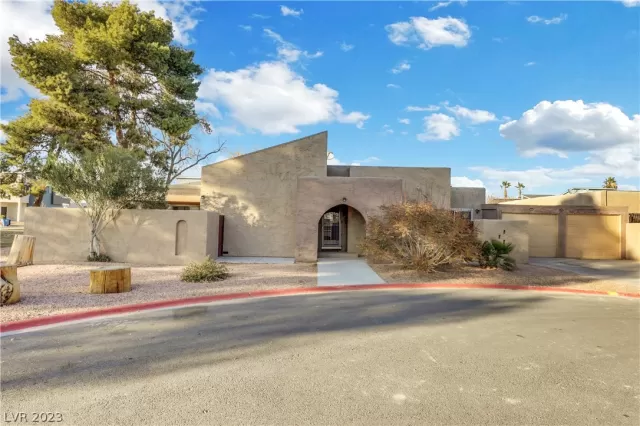 MLS: 2474880 Condo For Sale