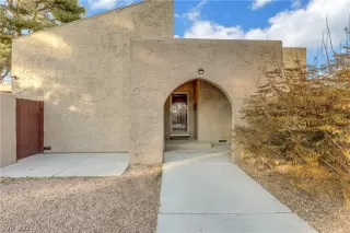 Photo #2: 2474880 Listing