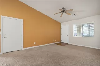 Photo #4: 2474897 Listing