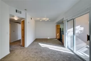 Photo #5: 2474916 Listing 