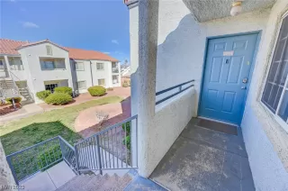 Photo #2: 2474917 Listing