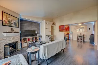 Photo #3: 2474917 Listing