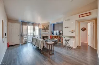 Photo #4: 2474917 Listing