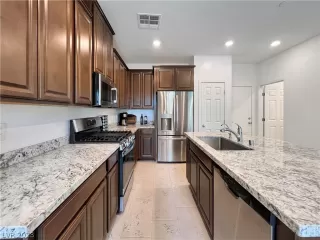 Photo #3: 2474919 Listing