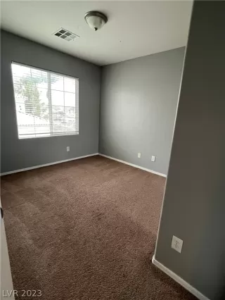 Photo #5: 2474927 Listing 