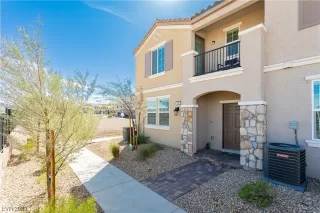 Photo #3: 2474958 Listing 