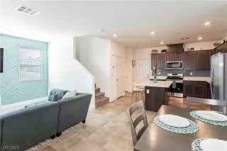 Photo #4: 2474958 Listing 