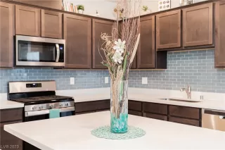 Photo #6: 2474958 Listing 