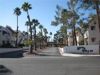 Photo #2: 2474962 Listing