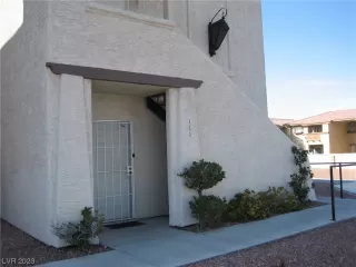 Photo #5: 2474962 Listing