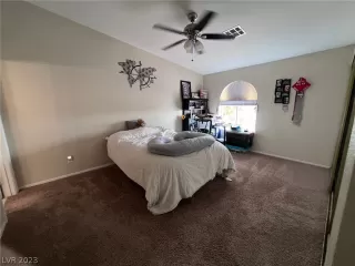 Photo #3: 2474975 Listing