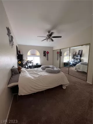 Photo #5: 2474975 Listing