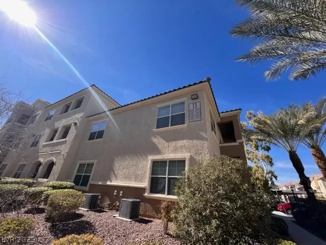 MLS: 2474985 Condo For Sale