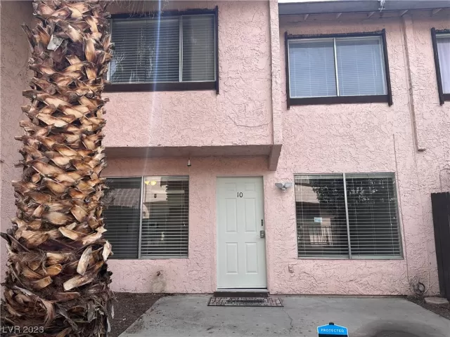 MLS: 2474999 Condo For Sale