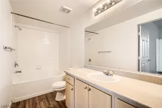 Photo #6: 2475005 Listing