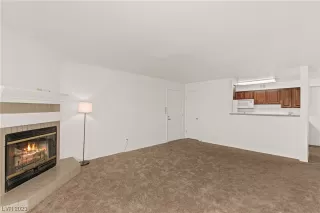 Photo #4: 2475010 Listing 