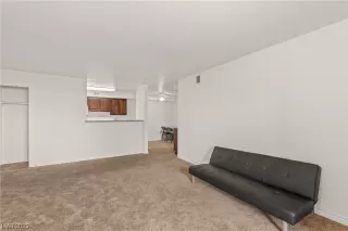 Photo #5: 2475010 Listing 