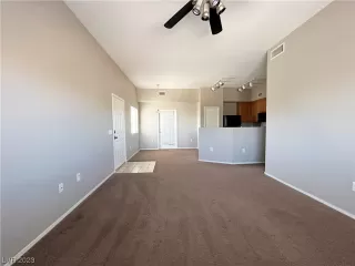 Photo #3: 2475011 Listing 