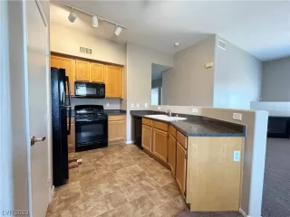 Photo #6: 2475011 Listing 