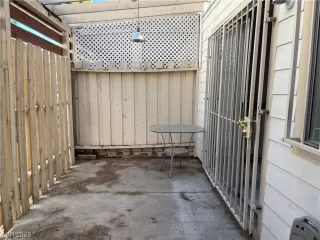 Photo #3: 2475043 Listing 