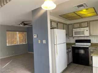 Photo #4: 2475043 Listing 