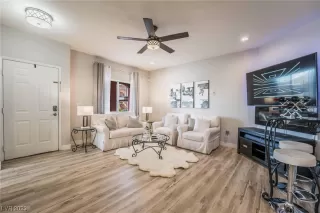 Photo #5: 2475057 Listing