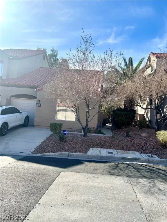 MLS: 2475102 Condo For Sale