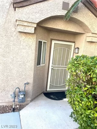 Photo #2: 2475102 Listing