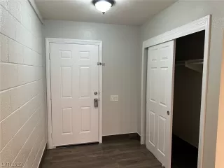 Photo #5: 2475117 Listing 