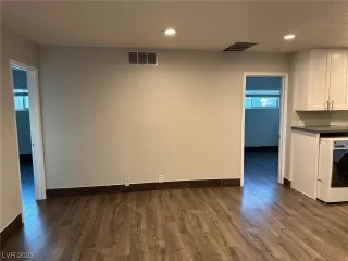 Photo #6: 2475117 Listing 