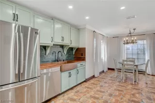 Photo #1: 2475118 Listing 