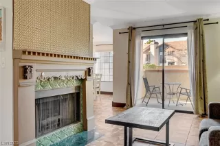 Photo #6: 2475118 Listing 