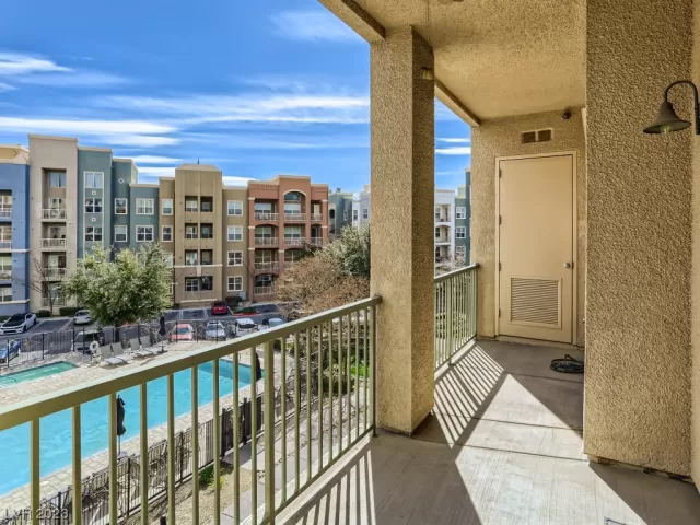 MLS: 2475139 Condo For Sale