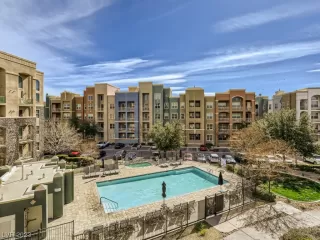 Photo #1: 2475139 Listing