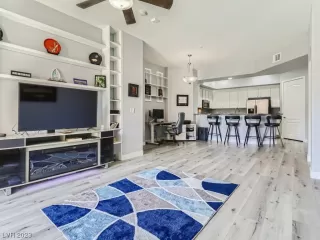 Photo #2: 2475139 Listing