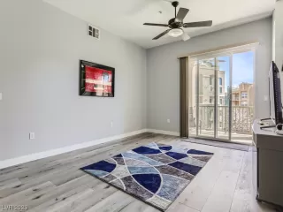 Photo #3: 2475139 Listing