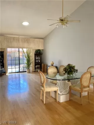 Photo #1: 2475144 Listing