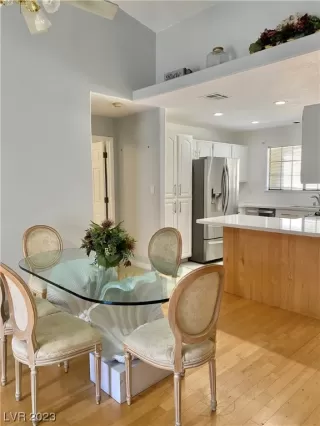 Photo #4: 2475144 Listing