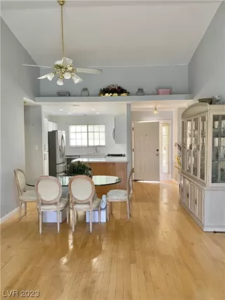 Photo #5: 2475144 Listing