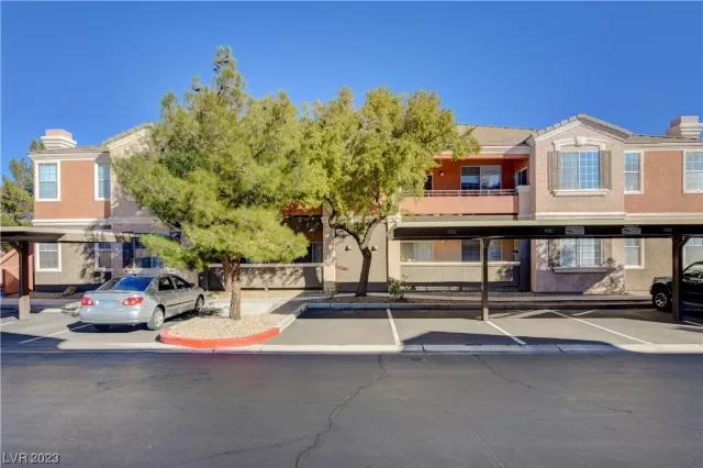 MLS: 2475156 Condo For Sale