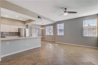 Photo #4: 2475156 Listing 