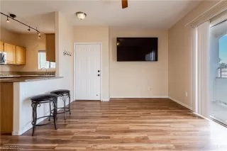 Photo #4: 2475192 Listing