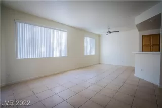 Photo #6: 2475215 Listing