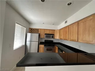 Photo #3: 2475273 Listing 