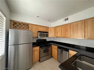 Photo #4: 2475273 Listing 