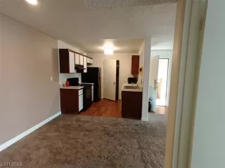 Photo #2: 2475301 Listing 