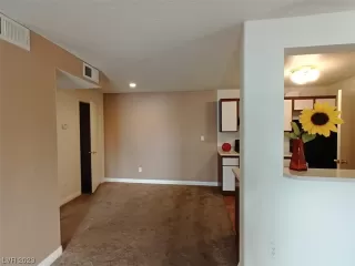 Photo #3: 2475301 Listing 