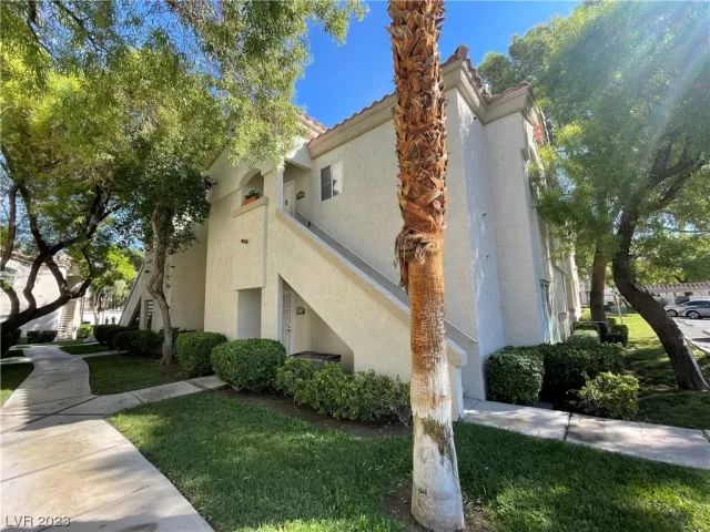 MLS: 2475304 Condo For Sale