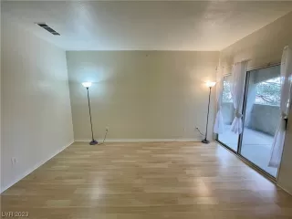 Photo #3: 2475304 Listing