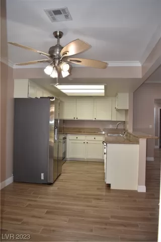 Photo #4: 2475310 Listing 